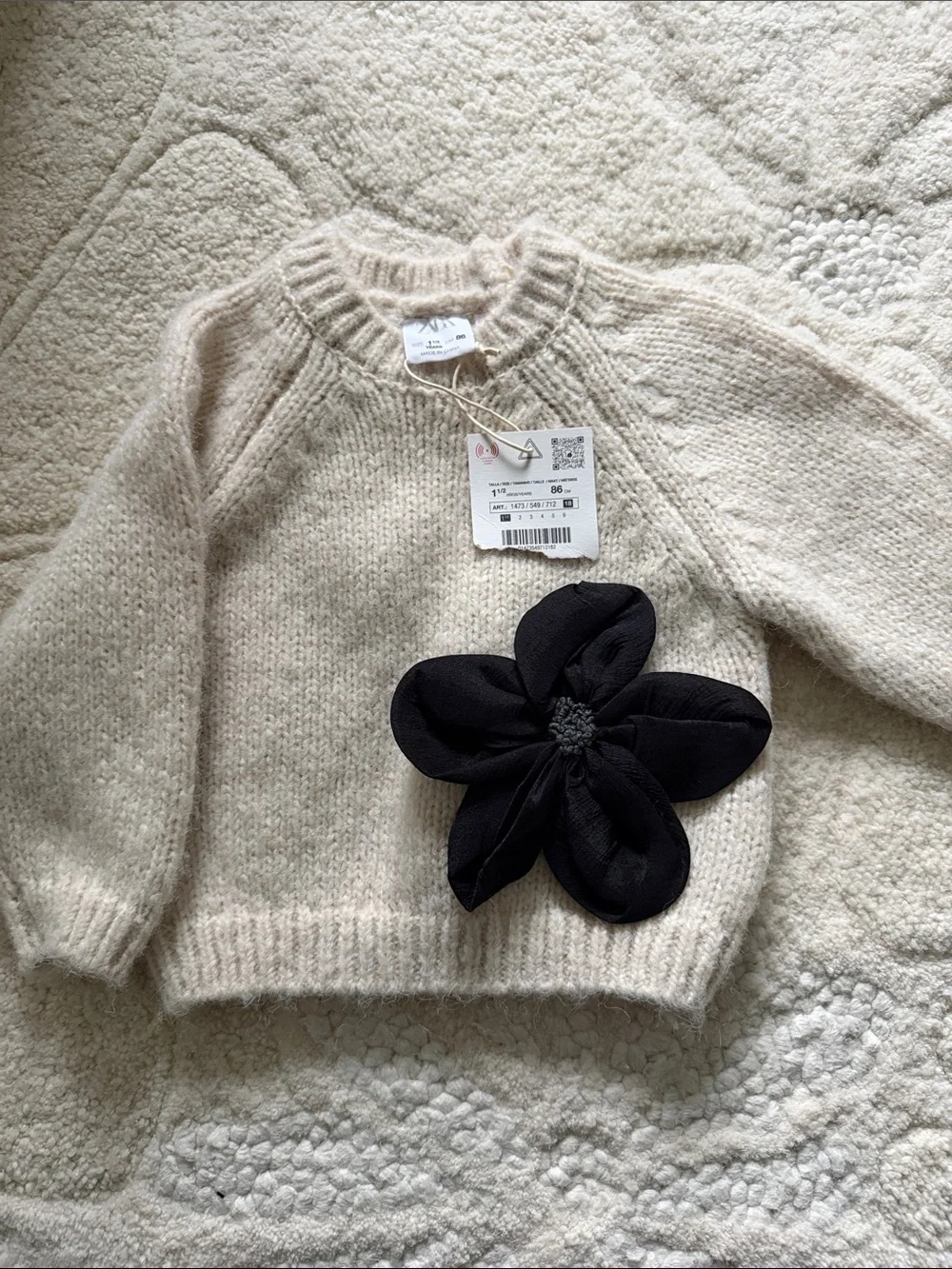 Zara Kids Beige Knit Sweater with Black Flower size 1 ½ With tags